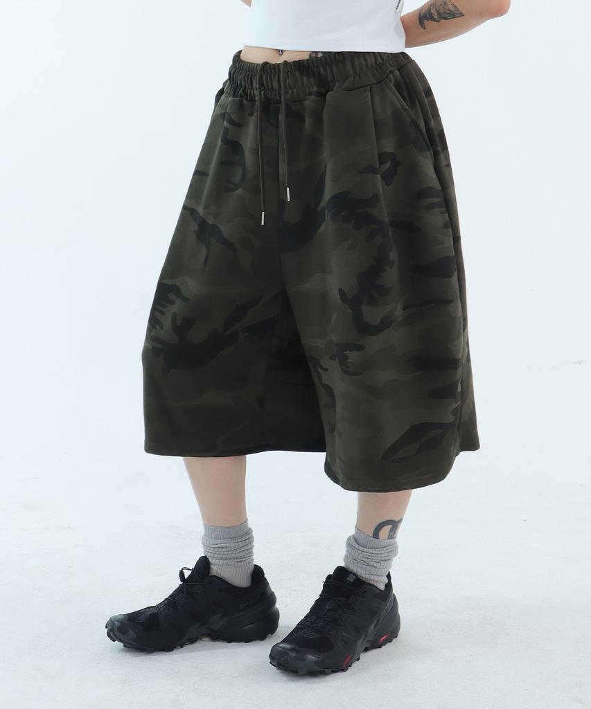 FUZZY SCAN Camo Cross Eyelet Bermuda Pants Dark Khaki