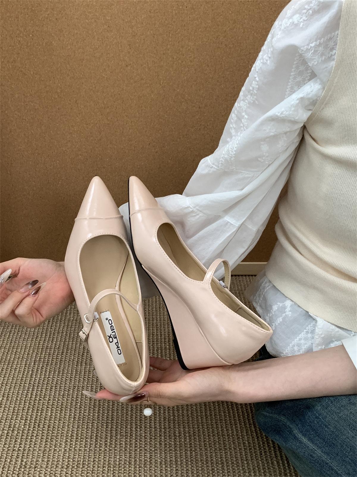 

Pointed wedge heel shallow mouth one-word strap single shoes spring and summer 2025 new high-heeled patent leather Mary Jane women s shoes 39 розовый