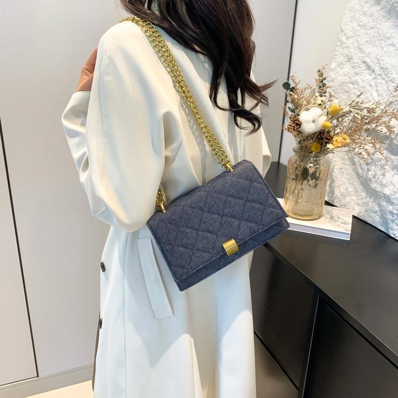 Korean Version of the Trend Small Square Bag 2025 Summer New Fashion Simple Messenger Bag Casual Niche Single Shoulder Armpit Bag Women
