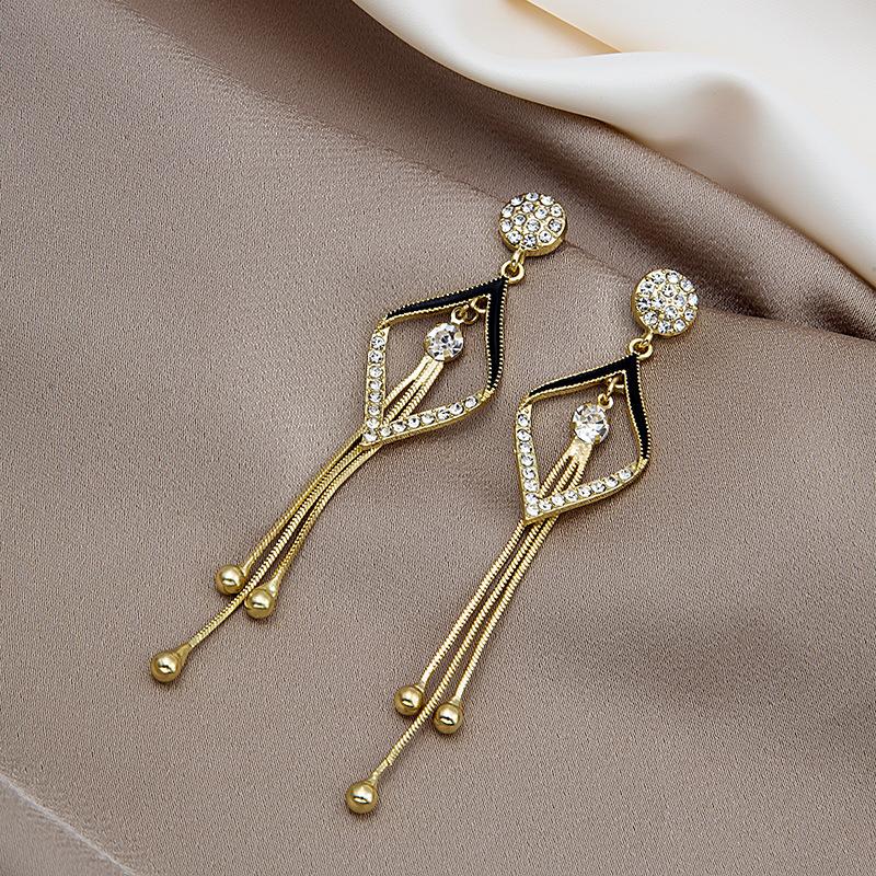 Tassel Earrings Diamond Butterfly Flower Pearl Stud Earrings Temperament Fashion Long Thin Earrings