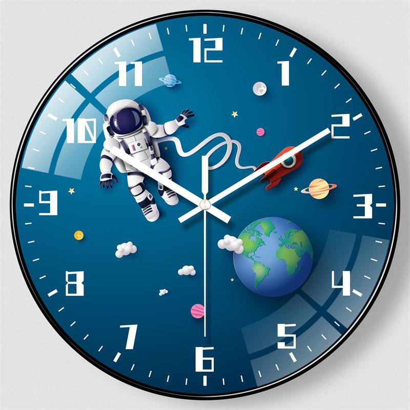 Creative Astronaut Children's Silent Wall Clock: Ideal for Bedrooms & Living Rooms