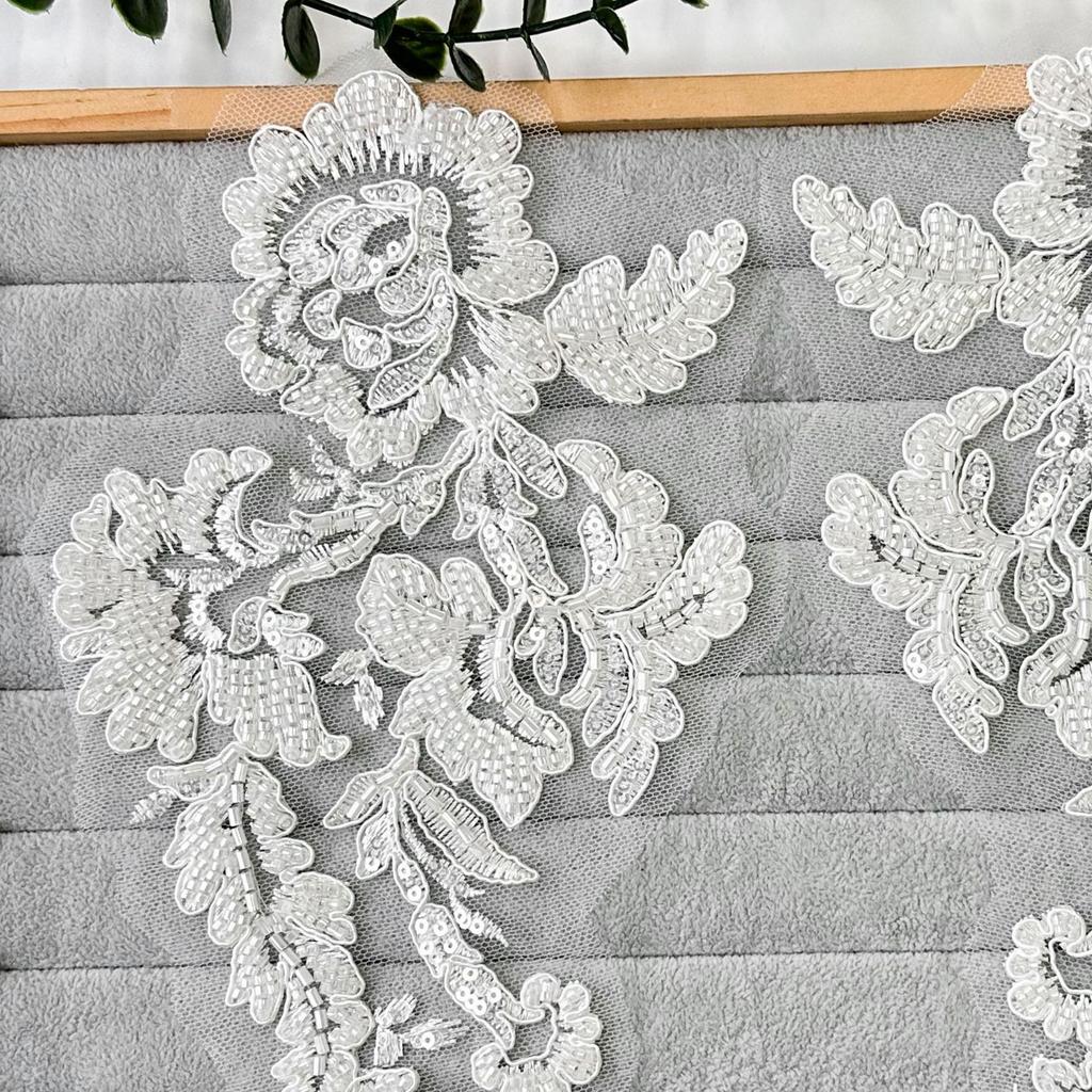 White Handmade Beads Car Bone Flower Exquisite Embroidery Applique Cheongsam Wedding Dress Pair Flower Decoration Accessories Cloth Sticker