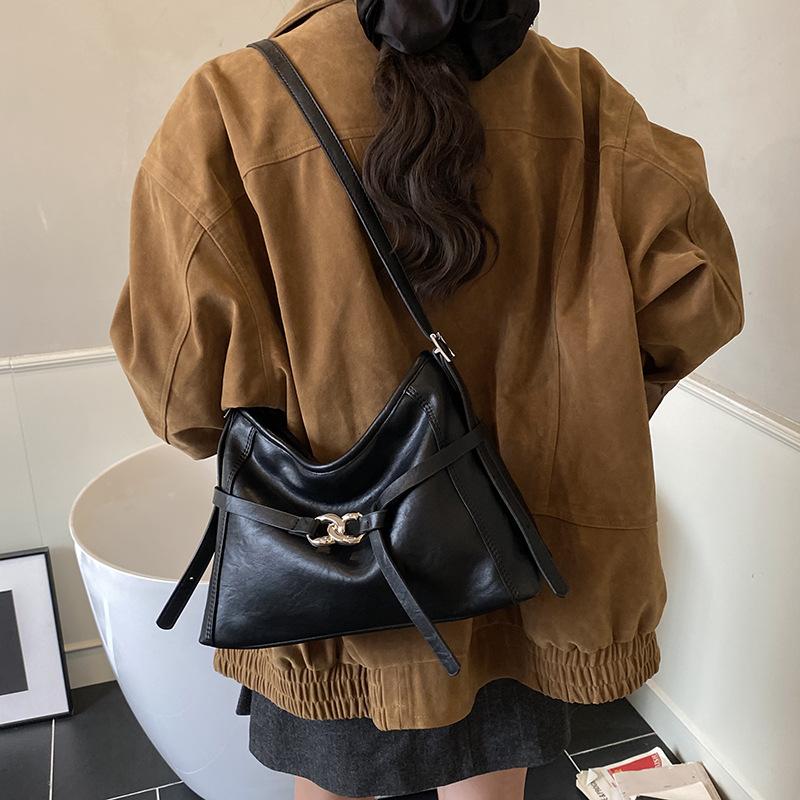 Large Capacity Bag Women's 2025 New Autumn and Winter High-end Retro Shoulder Bag Commuter Tote Bag Women's Bag
