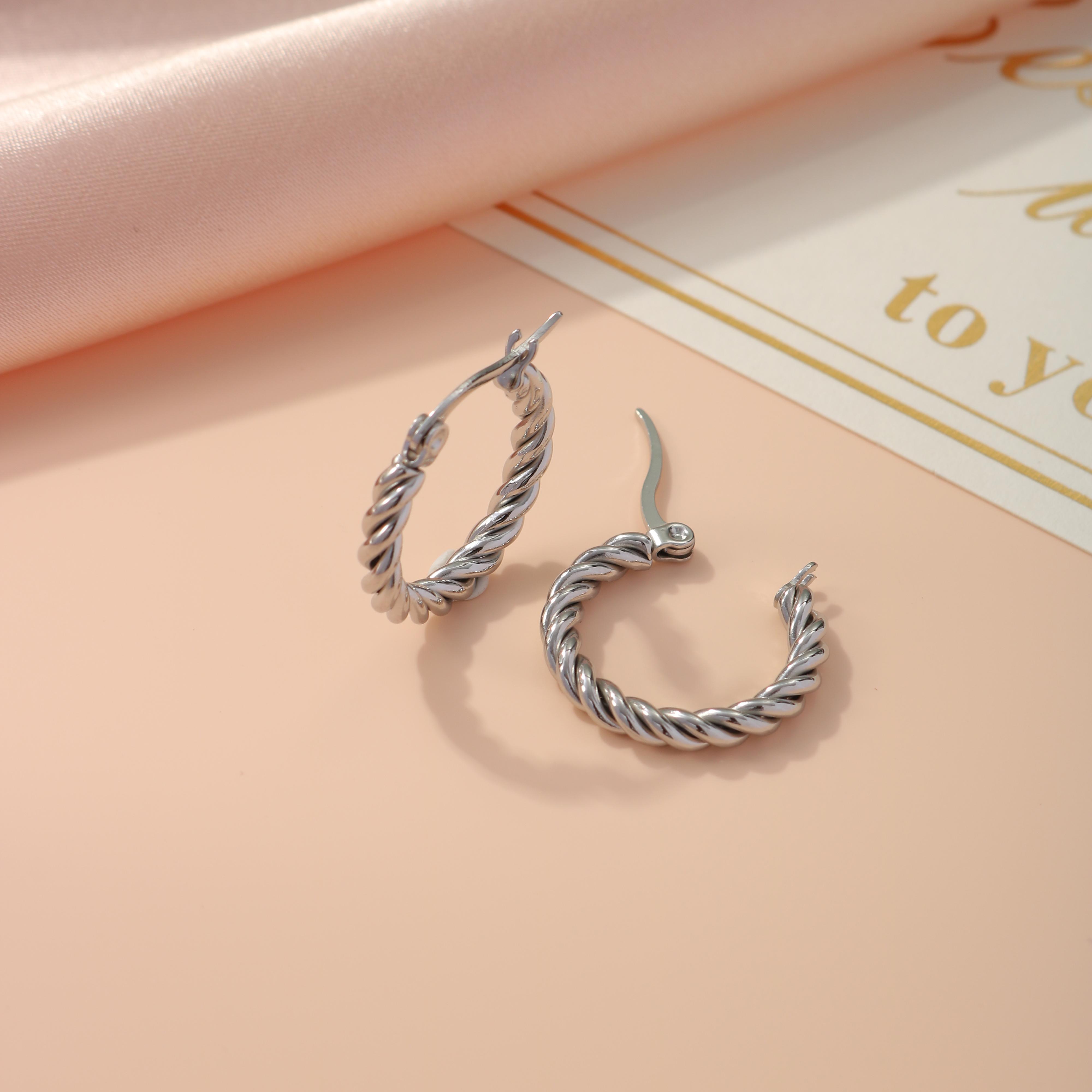 

Винтажные медные массивные серьги-пусеты в форме двойной буквы C для женщин, модные серьги-хагги золотого цвета с завитками и глянцевым блеском, ювелирный подарок