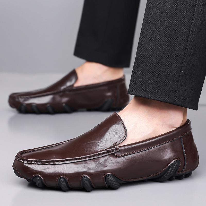 2026 New Designer Cow Leather Shoes for Men Solid Color Fashion Casual Shoes Male Light Antiskid Spring Autumn Loafers Man