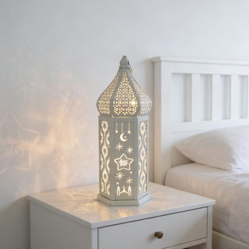 Decorative Candle Lanterns Moroccans Lanterns Retro Golden Metal Lanterns Candle Holder for Home Patios Outdoor Decors