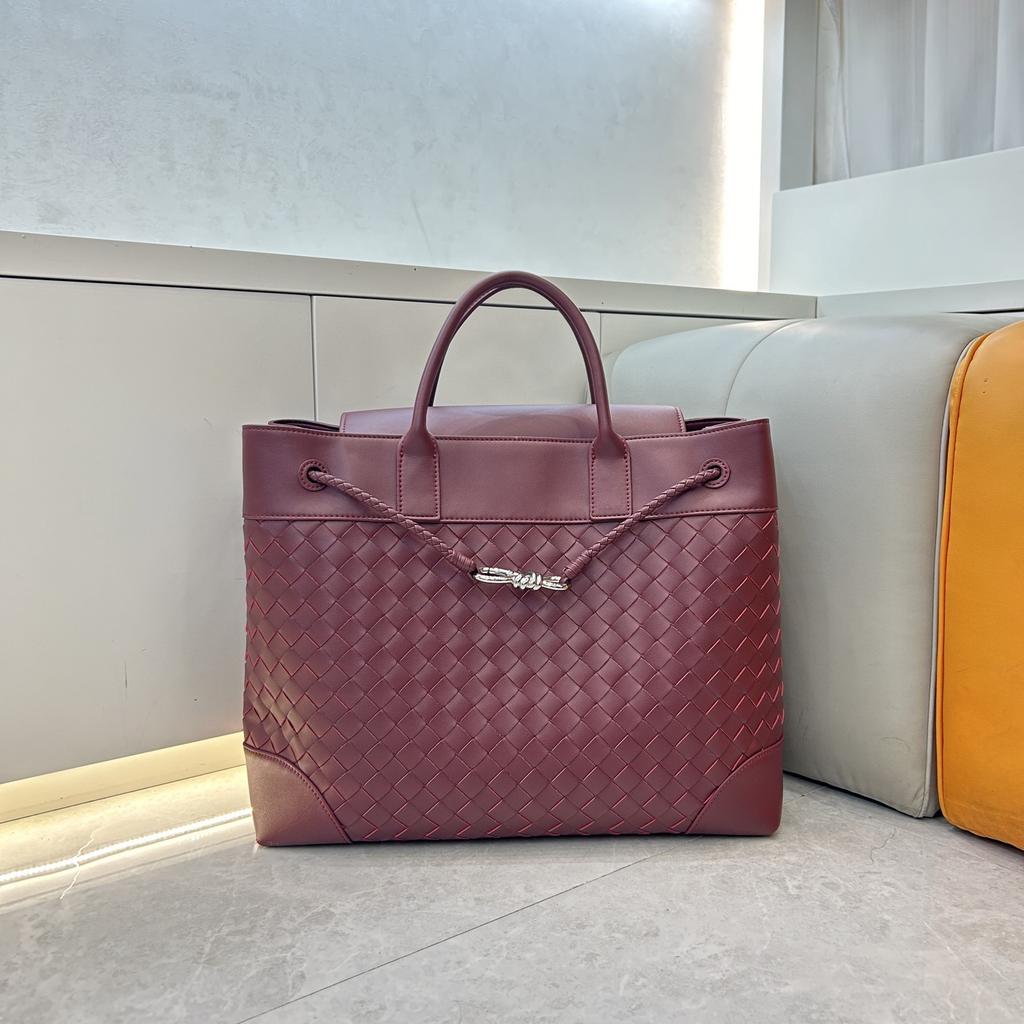 Cross-border  family autumn and winter explosive crossbody bag women's high-end handbag pure hand-woven large-capacity tote bag