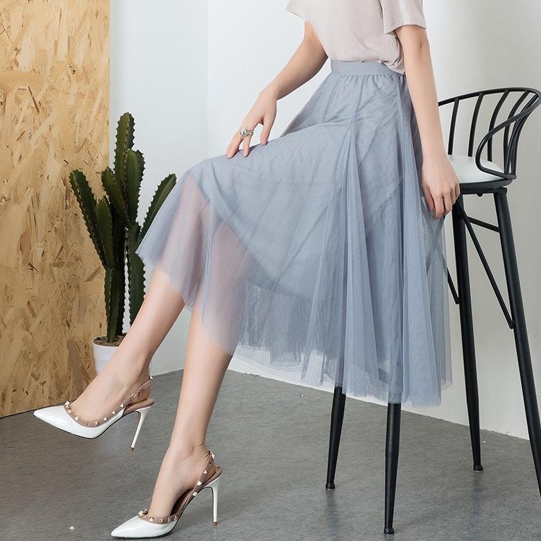 Qooth Sladká tylová síťovaná sukně ke kolenům Dámská elastický pas Pohádková plisovaná sukně Jednoduchá ležérní QT2221