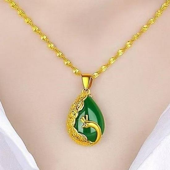 Elegant Green Peacock Pendant on Gold Wavy Chain - Unisex Alloy Gift
