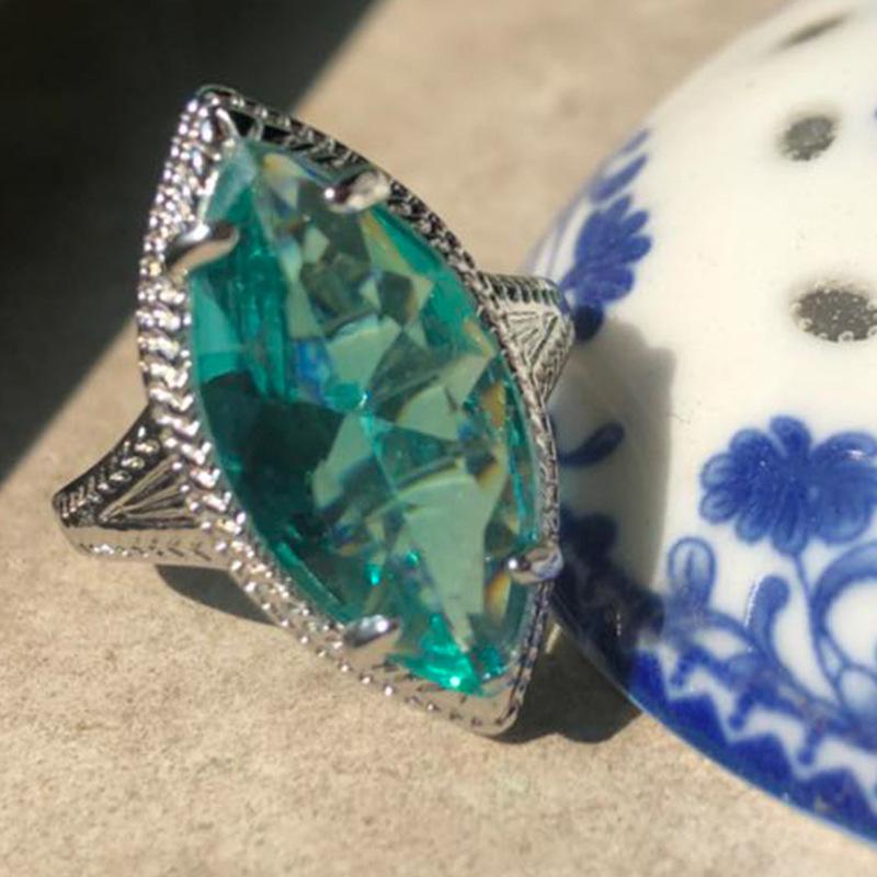 Women 'S Water Drop Zircon Stone Finger Ring Modish Fashionable Temperament High End High End Jewelry European American Banquet AccessoriesFashion