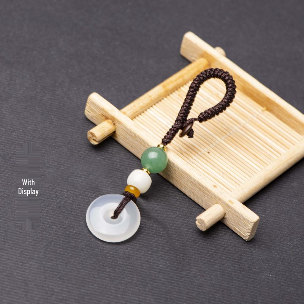 Handgeknüpfter Diamantknoten Auto-Schlüsselanhänger mit Messinganhänger und Jade-Akzent