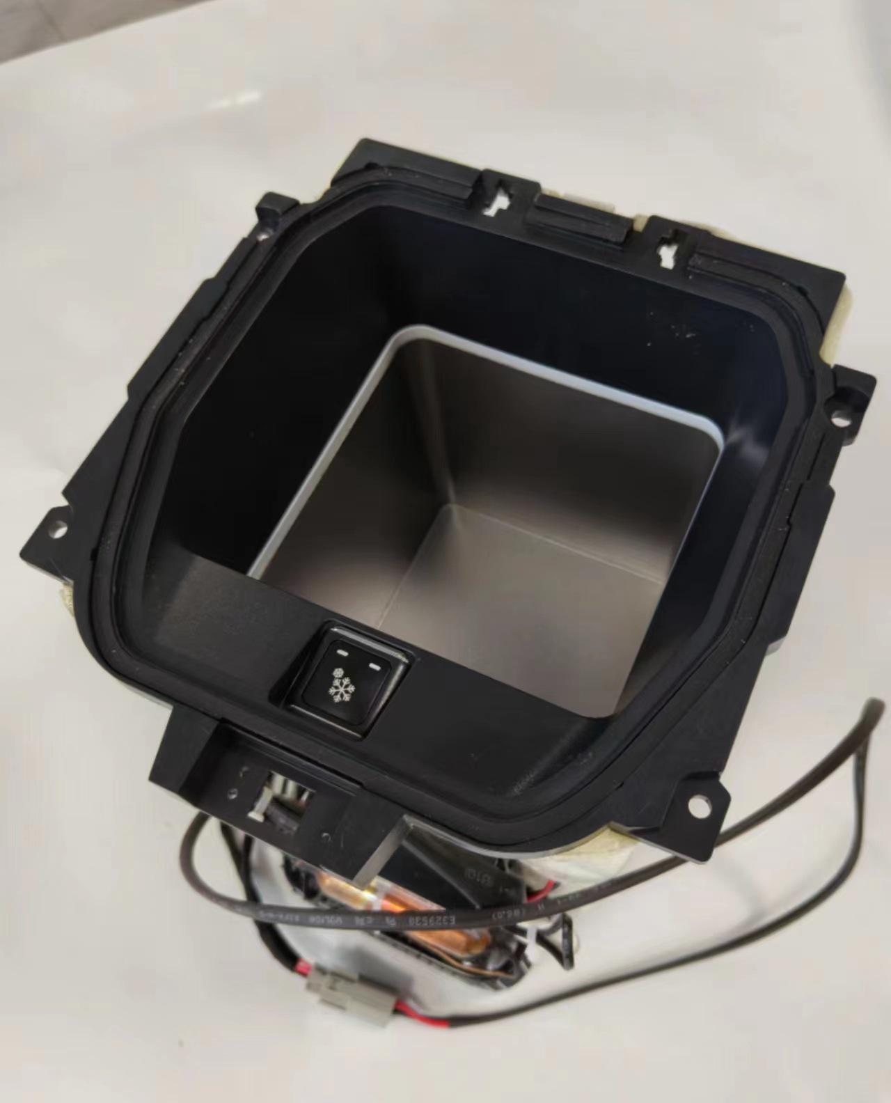 

2020+ New Defender Car Refrigerator Armrest 110/90: Freezer & Storage Box