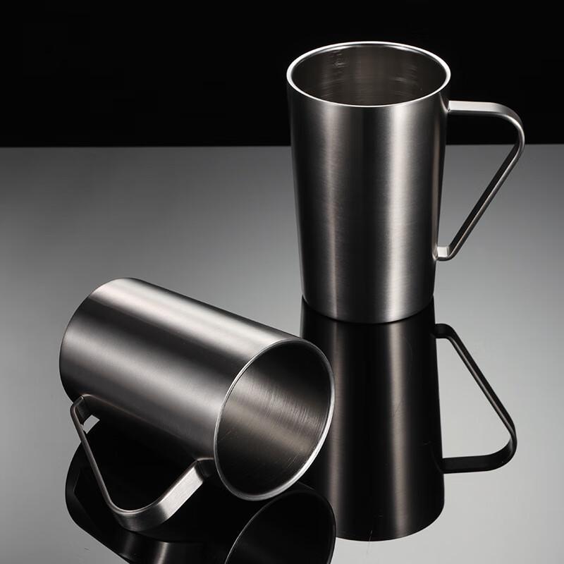 ZISIZ Konischer Bierkrug aus Edelstahl