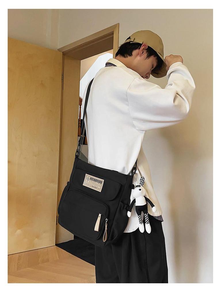 Unisex Large Capacity Messenger Bag - Korean & Japanese Style Student Commuter Shoulder Bag