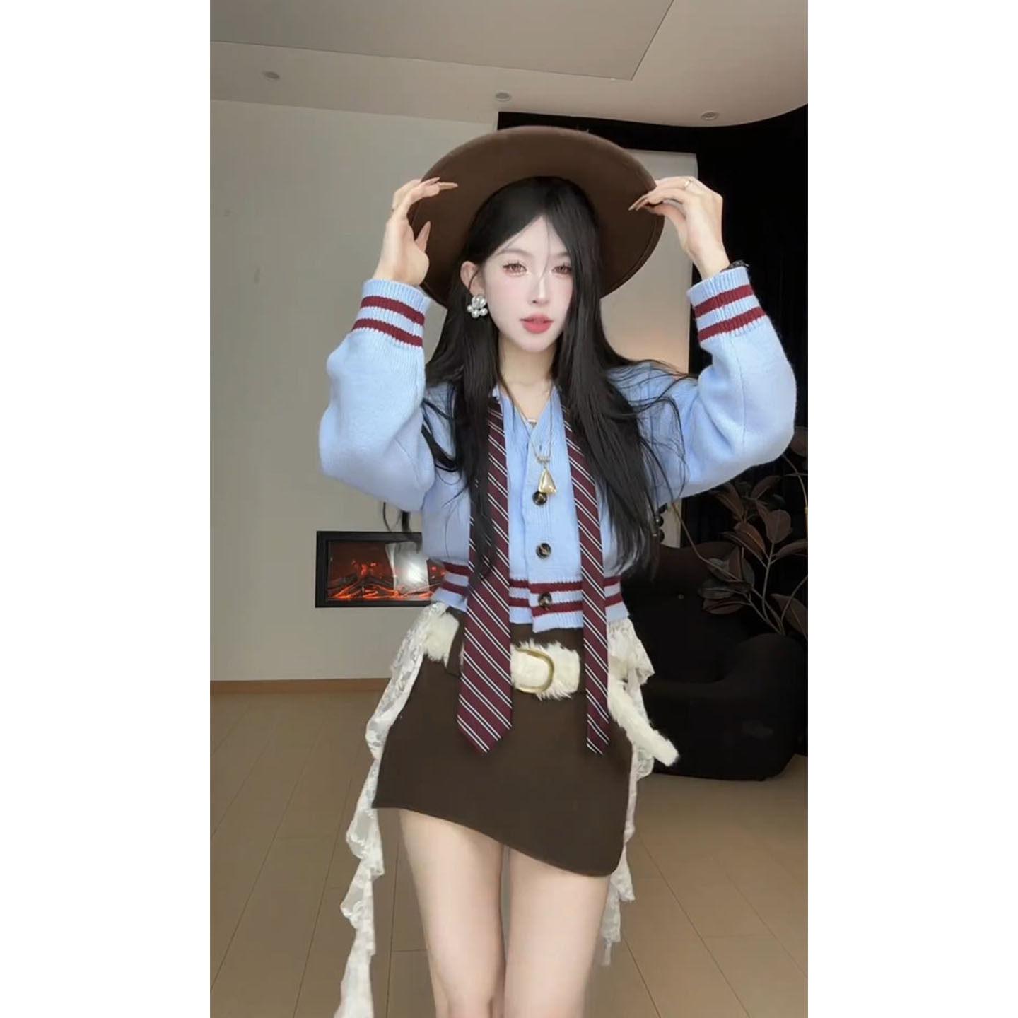 

Stylish Winter Set: Elegant Color-Block Cardigan & Hip-Hugging Skirt L (for 52.5-57.5kg)