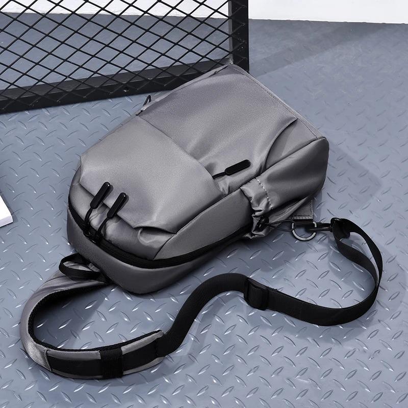 Men's Multifunctional Chest Bag with Adjustable Shoulder Straps, Large Capacity Men's Fashionable Crossbody Bag Multifunctional Shoulder Bag