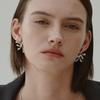 YUSOWA GROVE LEAF EARRING (WHITE GOLD)