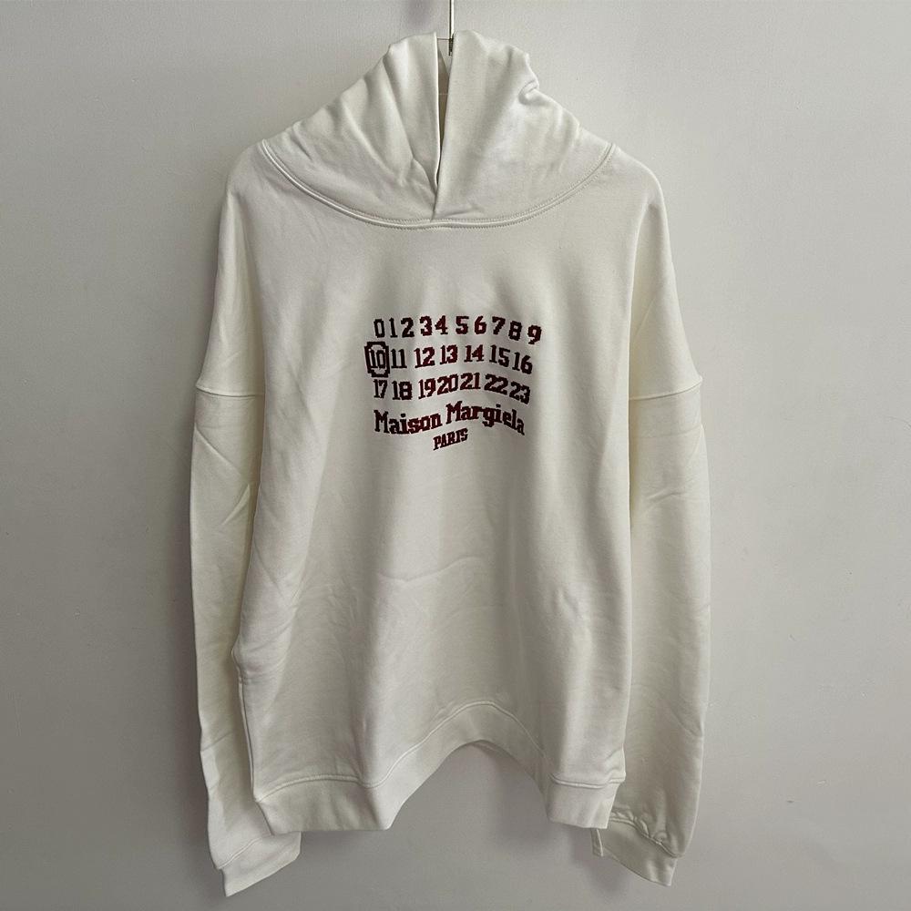 Unisex Margiela Hoodie: Lockere Passform, Umgekehrtes MM6-Logo, Reine Baumwolle, Rundhalsausschnitt, Trendiger Stil