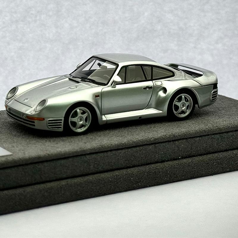 

DaintyPower Model 1:64 RWB959 Resin Model Car Limited Edition срібний