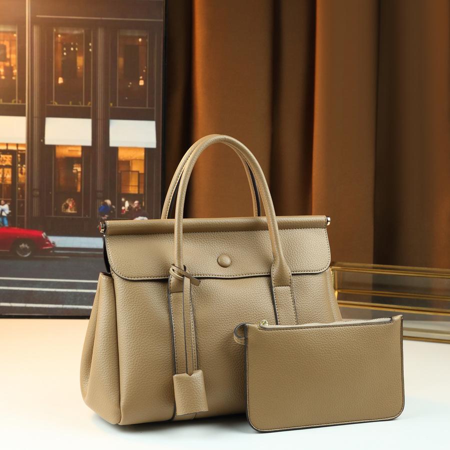 

Fashion Flip Retro Travel Large Capacity Women S Handbag Premium Textured Soft Leather Mother And Child Bag хаки