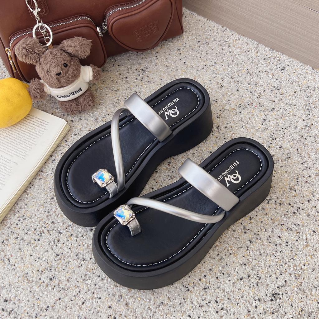 2025 new summer love rhinestone set toe slippers women show high thick bottom open toe slippers casual versatile can be worn outside