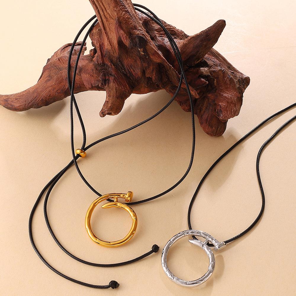 Retro Metal Black Rope Necklace Shell Geometric Ring Pendant Niche Design Personality Light Luxury Sweater Chain