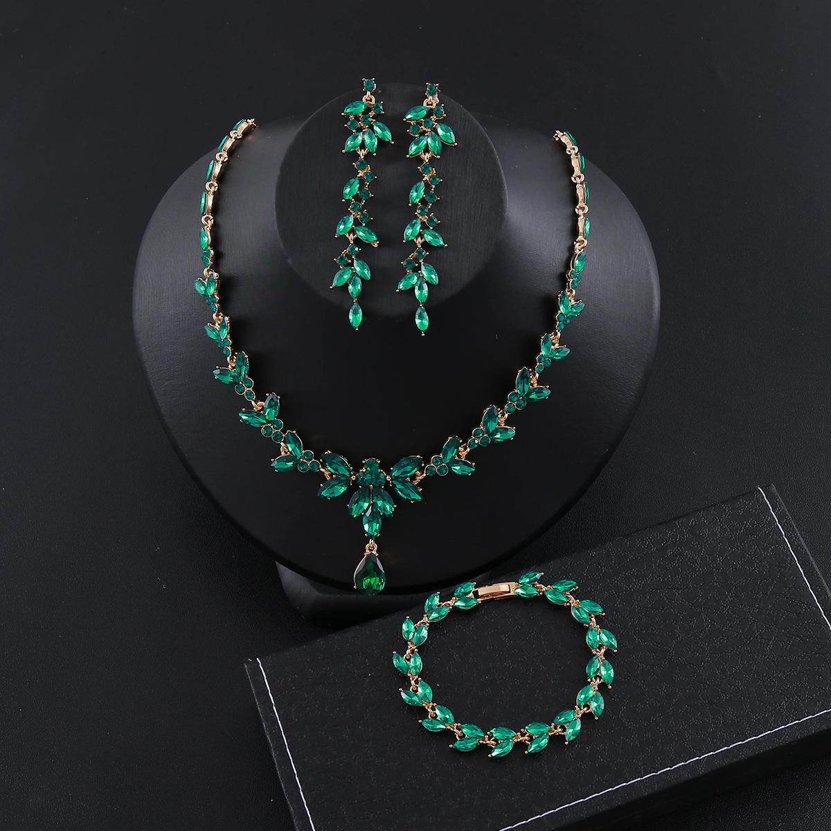 

European and American Light Luxury Gorgeous Four-piece Necklace Earrings Bracelet Bridal Wedding Dress Dinner Accessories 2026 45CM