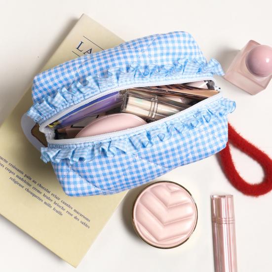 Cosmetic Bag with Contrast Color Bracelet Embellishment Ruffle Decoration Makeup Organizer Plaid Quilting Design Makeup Bag