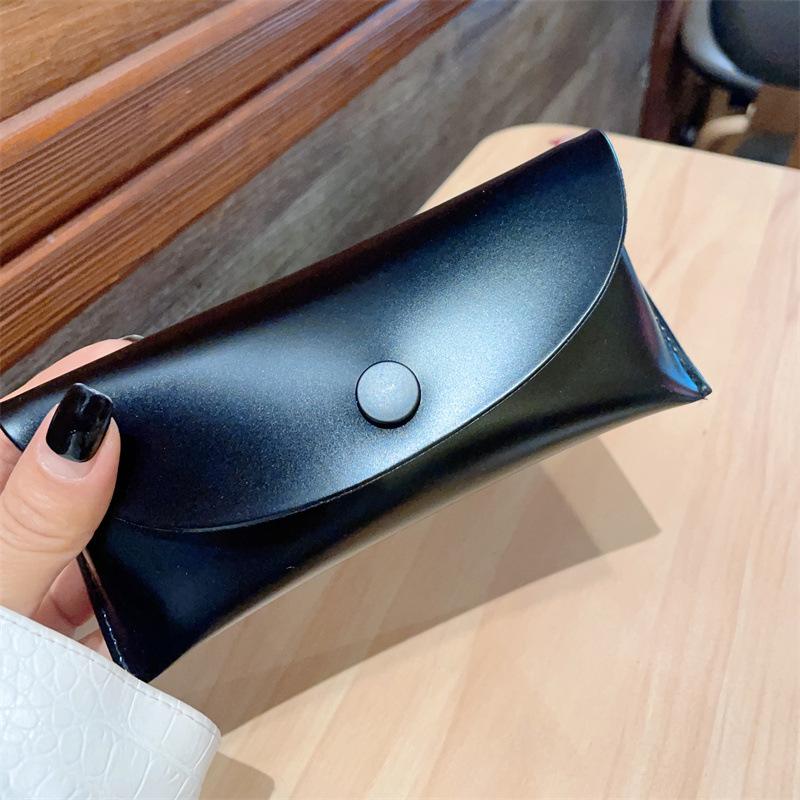 New Snap-button Vintage Exquisite Portable High-end Black Shiny Leather Soft Case Eyeglass Case Sunglasses Case