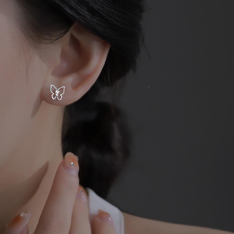 Schmetterling Zirkon Ohrstecker für Damen Sommer Leichtes Luxus Temperament Nischen Design Sinn Hohl Flash Diamant Ohrringe