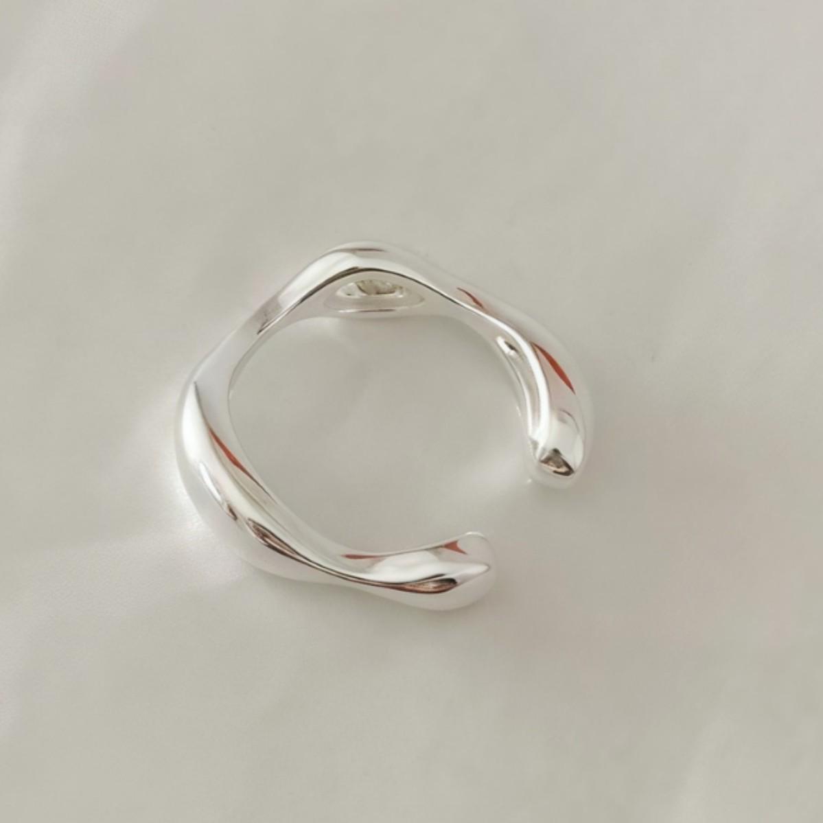 

European Glossy Fashion Jewelry: Versatile Women s Luxury Ring