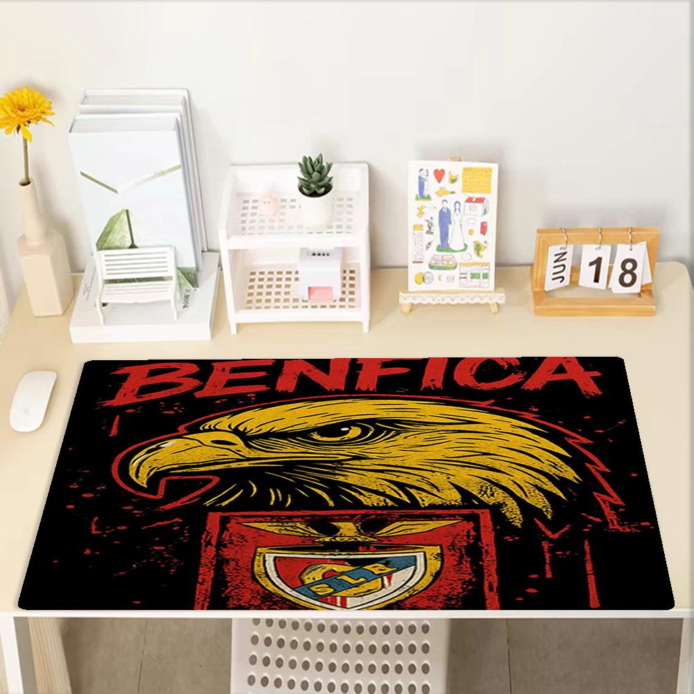 Benfica Thema Mauspads, Rutschfeste Gummiunterseite, Multifunktionales Büro- & Heimdekor, Perfekt für die Personalisierung des Arbeitsplatzes.