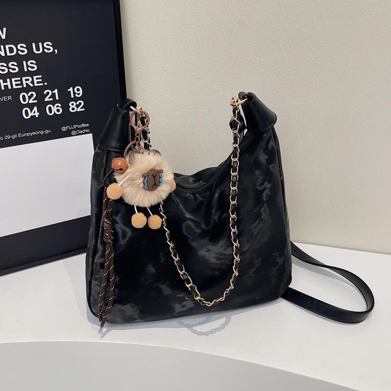 Large-capacity bag women's autumn and winter versatile new leisure chain shoulder messenger bag commuter tote bag