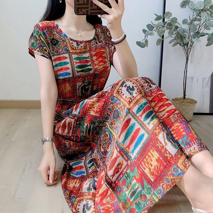 Свободное и обтягивающее хлопково-шелковое платье с короткими рукавами для летней — фото 14