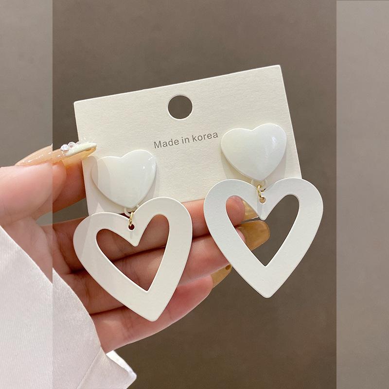 BLINGBAY New Women's Earrings Retro Women's Light Luxury High-End Niche Earrings Sweet Temperament Ear Accessories Modern Jewelry Gifts