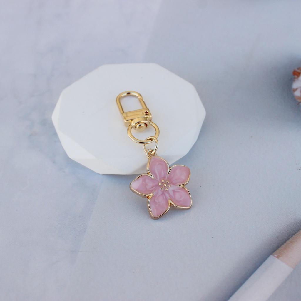 New Lovely Sakura Flower Keychain Pearl Charm Enamel Jewelry Decor Women Bag Charms Key Ring Car Keychain Decor Accessories