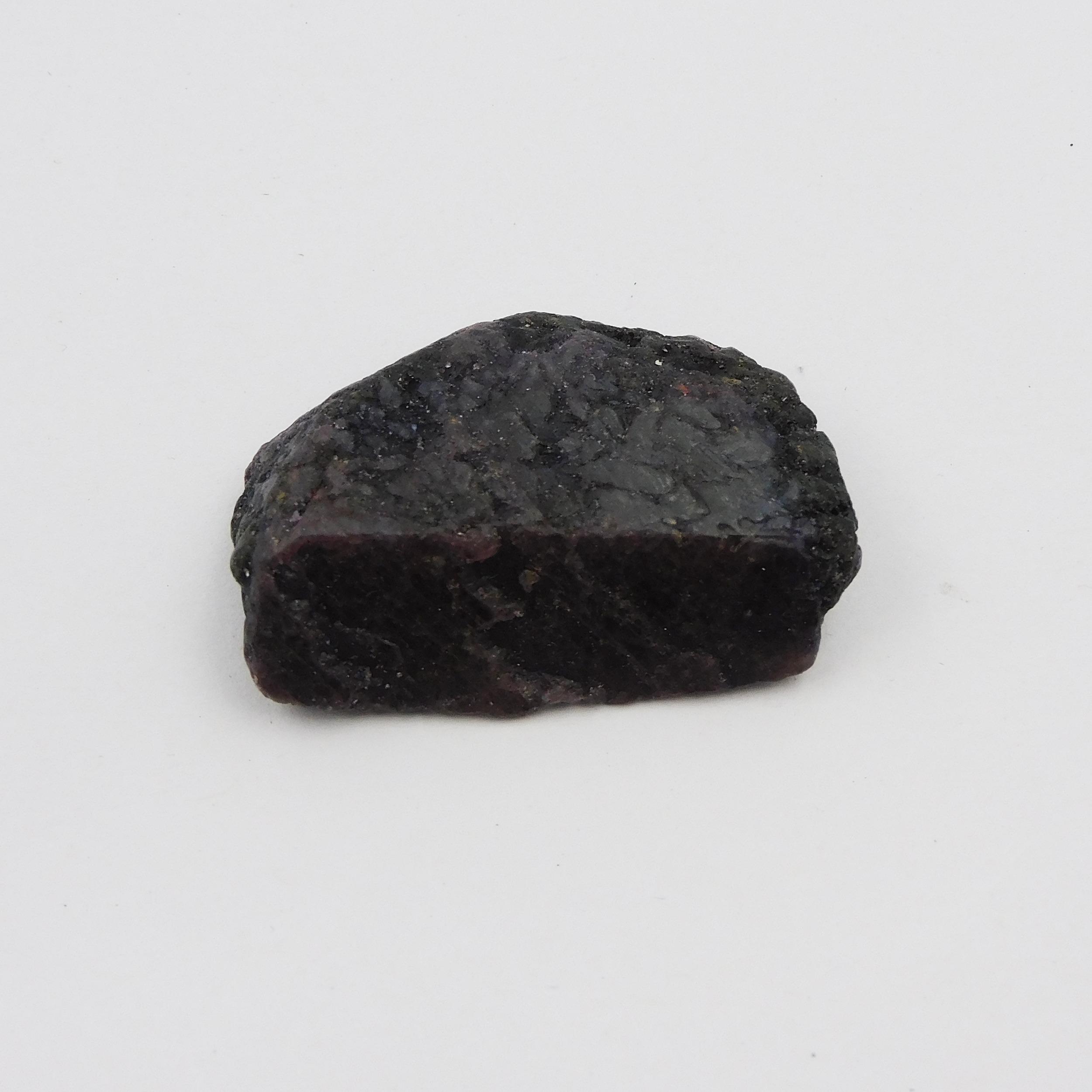 

Natural Blue Sapphire Rough 81.9 Ct Earth Mined Uncut Loose Gemstone CERTIFIED P-208-sa 33.5 mm Approx. синій