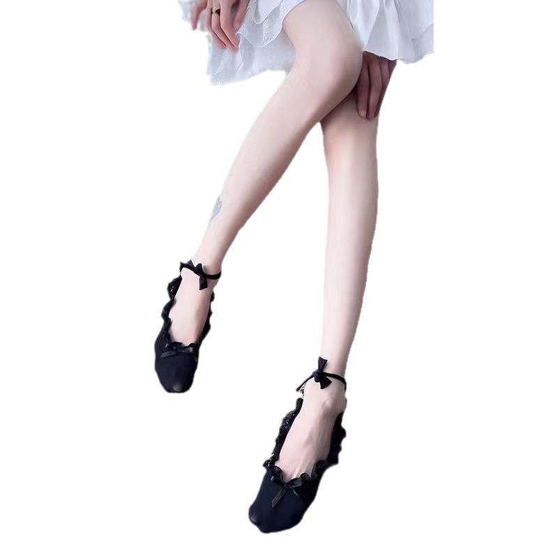 Japanese Style Women's Lace Trim Ankle Socks, Ballet Style with Straps, Low Cut, Invisible Design for Spring/Summer, Perfect with Small Leather Shoes.