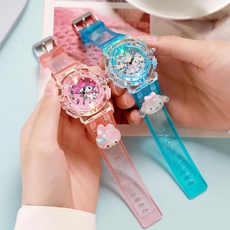1 Adet Sanrio Kawaii Çizgi Film Anime LED Saat Sevimli Kuromi Melody Pudding Köpek Doğum Günü Hediyeleri Ve Noel Şükran Günü Hediyesi Oyuncak