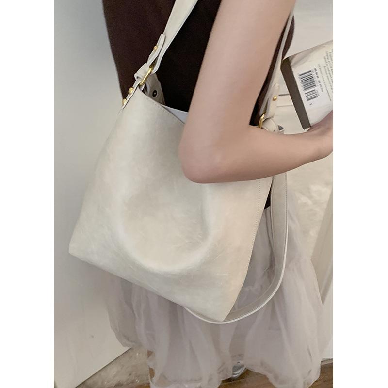 Retro Large-capacity Bag, Fashionable Commuting Bucket Bag, Versatile Crossbody Bag