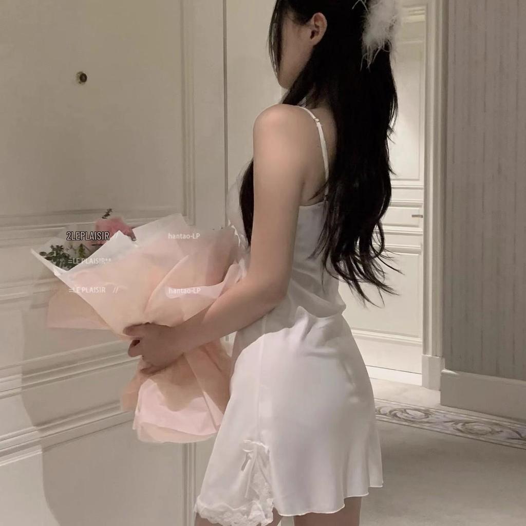 Alluring Lace Camisole Nightgown Pajamas with Chest Pads - Sexy V-Neck, Slit Style for Women