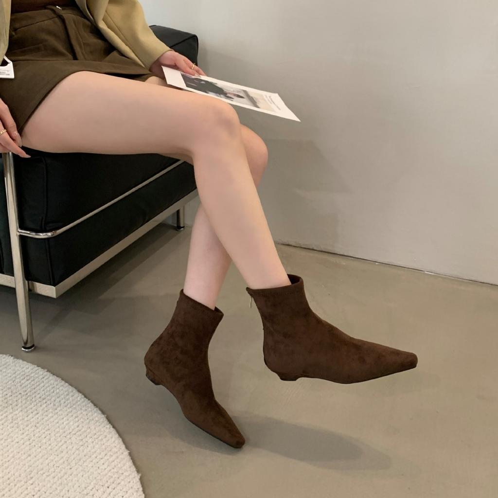 2025 autumn and winter new simple matte suede flat socks boots flat heel thin boots temperament pointed short boots women