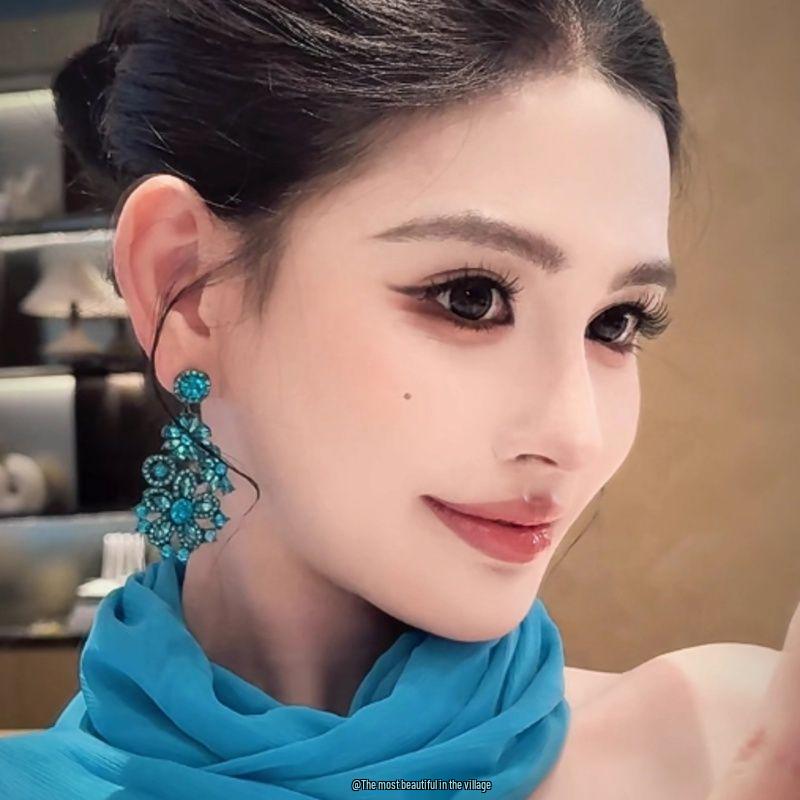 Evening Banquet: Super Brightening Blue Rhinestone Earrings, Luxurious High-End Studs for Women, Socialite Style