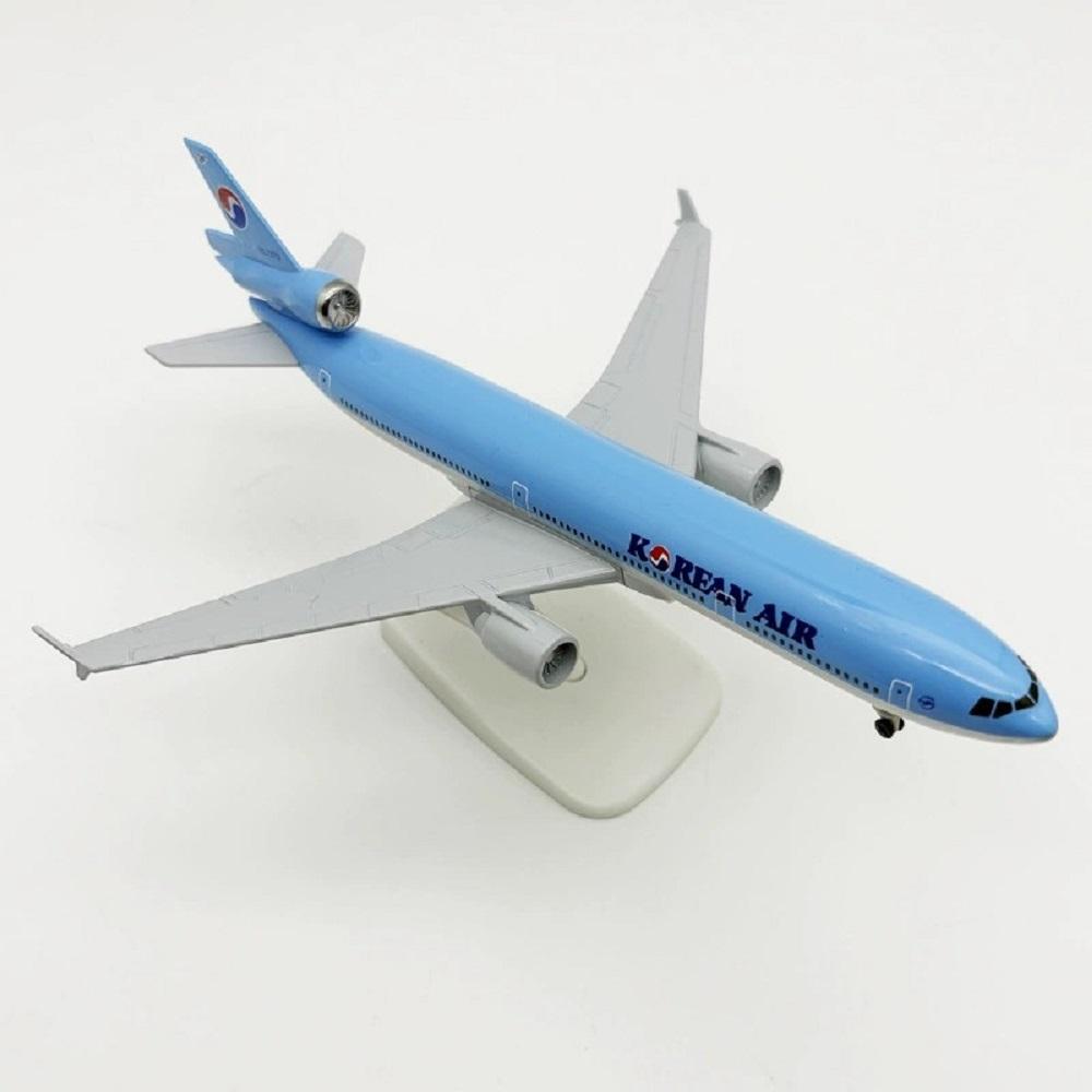 Maßstabsgetreues Flugzeug 20cm MD11 Koreanisches Flugzeug Diecast Legierung Metall Flugzeug Spielzeug MD-11 Flugzeug Spielzeug für Jungen mit Ständer Modell für Geschenk