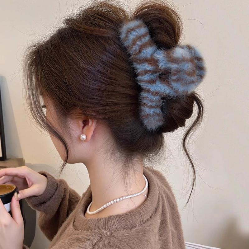 Plush Hair Clip Autumn Winter Woman Hair Accessories Large Shark Clips Fashion Girls Headwear Korean Female Headdress