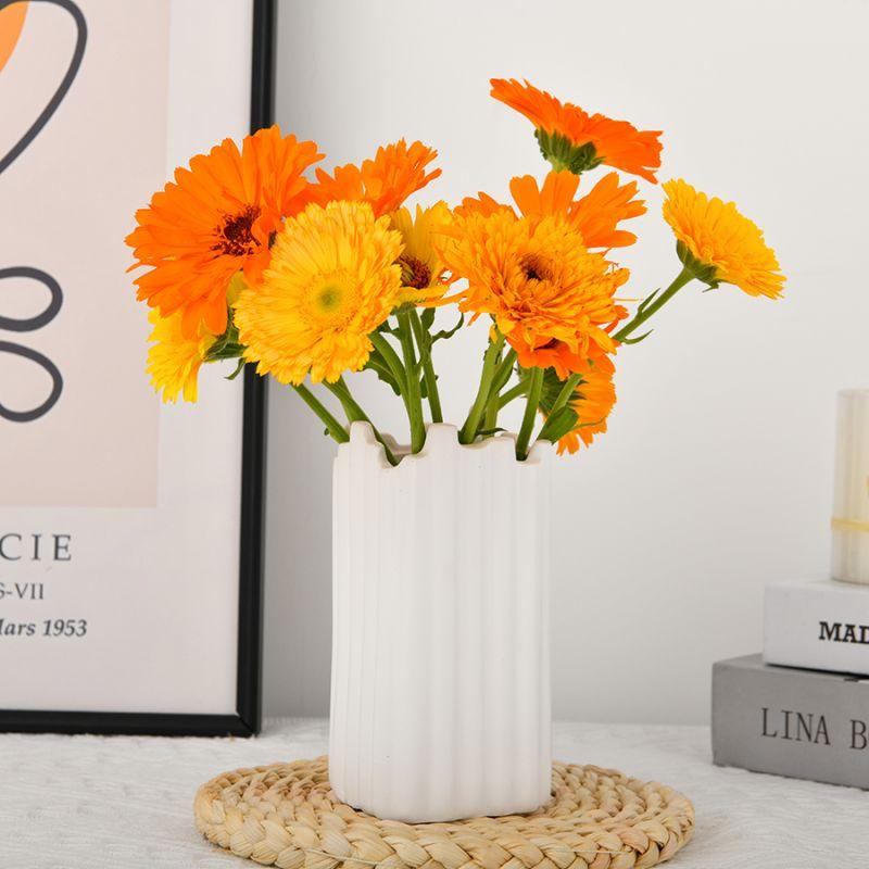 Vaser i harts, små vaser, för dekoration, matbord, hylldekorationer, spisar, entrédekorationer och mittdekorationer.