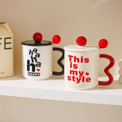 Mode Keramik Wasserbecher Kreative Haushaltstasse Paartasse Kaffeetasse mit Deckel Löffel Zum Verschenken an Freunde