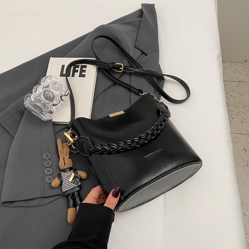 Bag Ladies Retro Design New High-end Texture Versatile Messenger Bag Portable Bucket Bag