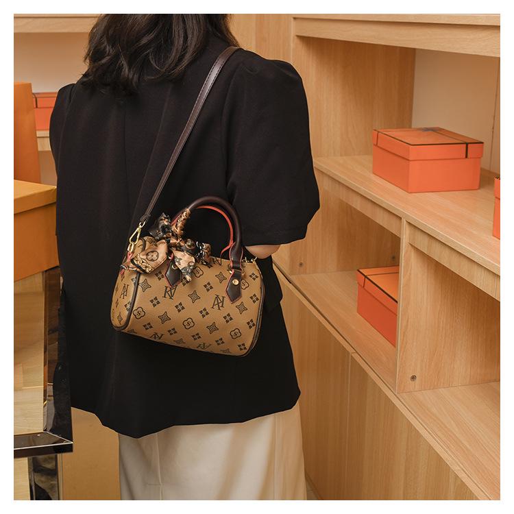 2025 Women's Versatile Crossbody Pillow Bag: New Classic Fashion Handbag