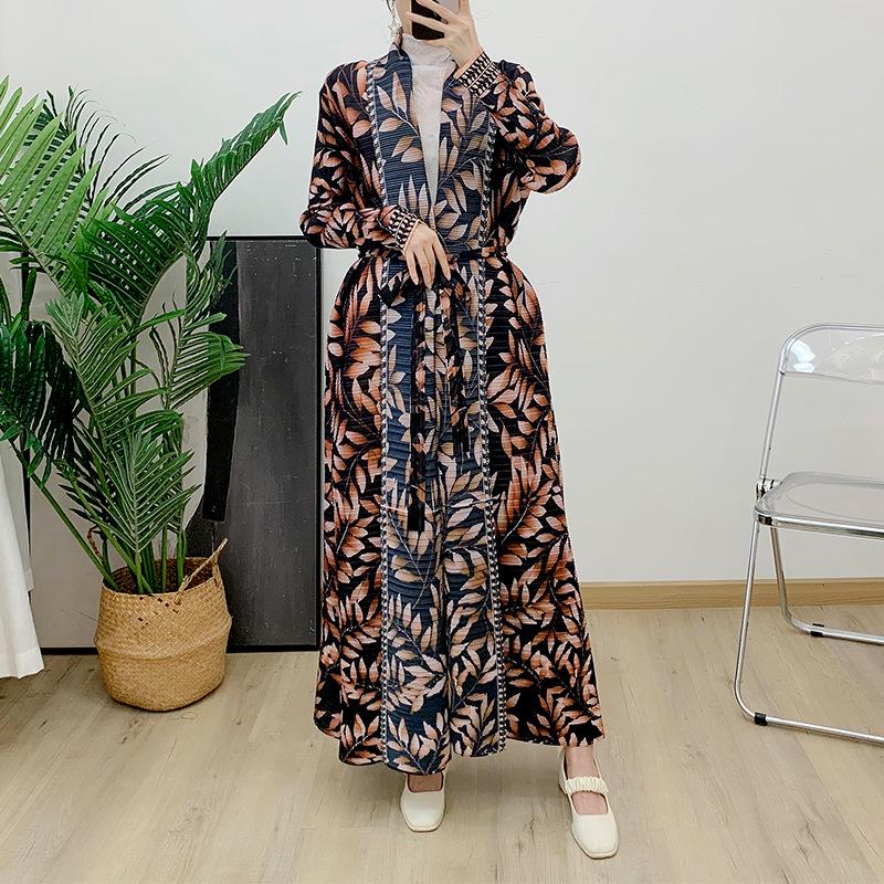 

2024 Women s Extra-Long Gradient Trench Coat Cardigan - Middle Eastern Style One Size чорний